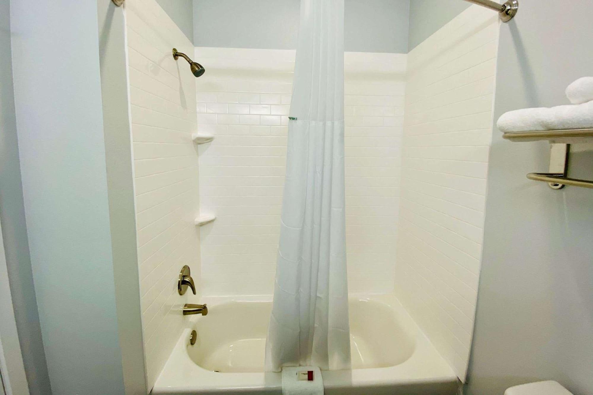 Days Inn & Suites By Wyndham Horn Lake - Memphis Graceland Екстериор снимка