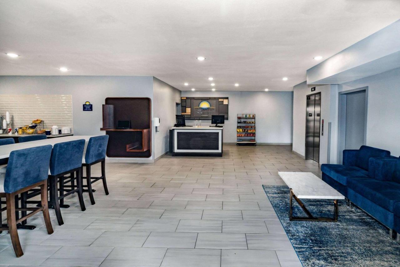Days Inn & Suites By Wyndham Horn Lake - Memphis Graceland Екстериор снимка