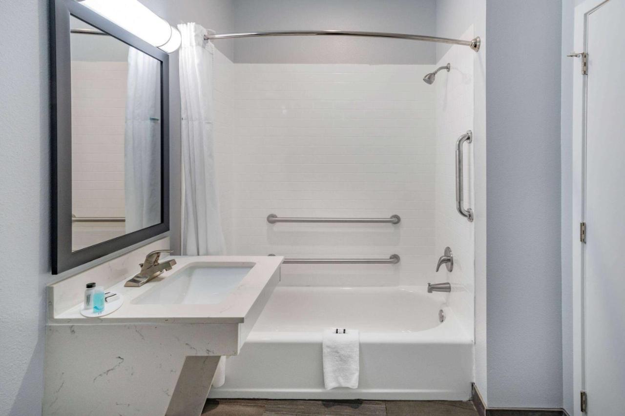 Days Inn & Suites By Wyndham Horn Lake - Memphis Graceland Екстериор снимка