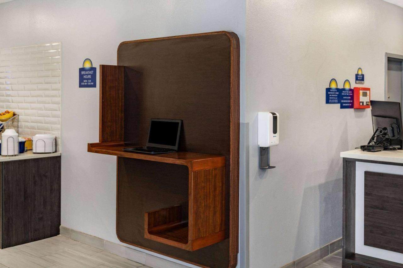 Days Inn & Suites By Wyndham Horn Lake - Memphis Graceland Екстериор снимка